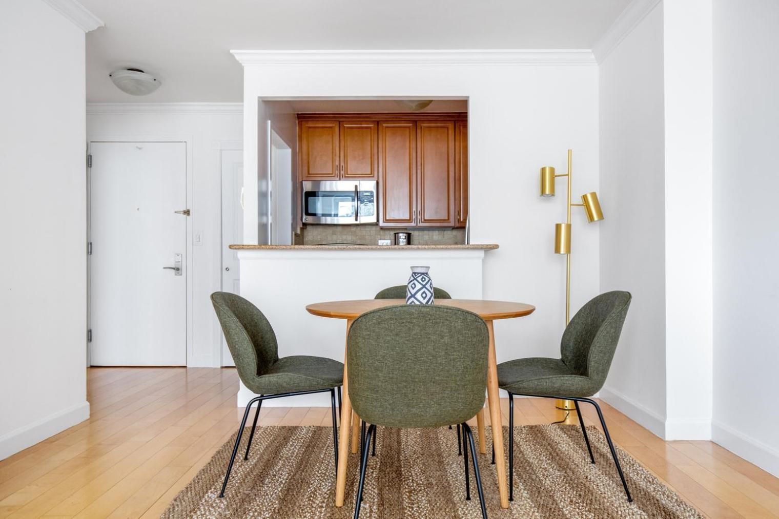 Uws 1br W Doorman Elevator Nr Lincoln Center Nyc-459